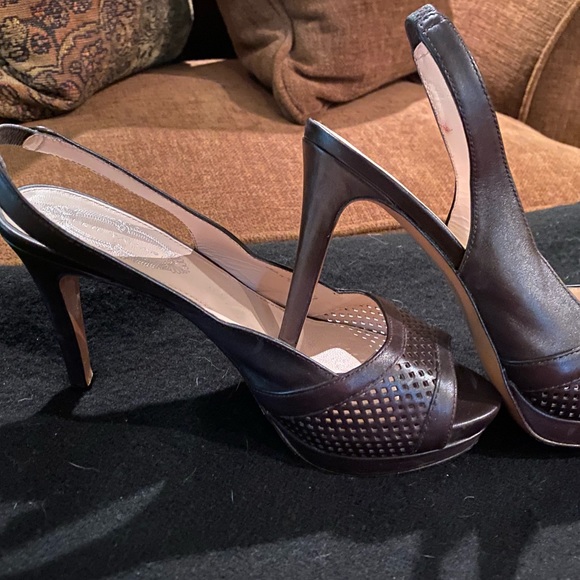 Elie Tahari peekaboo slingback heels - Picture 2 of 7